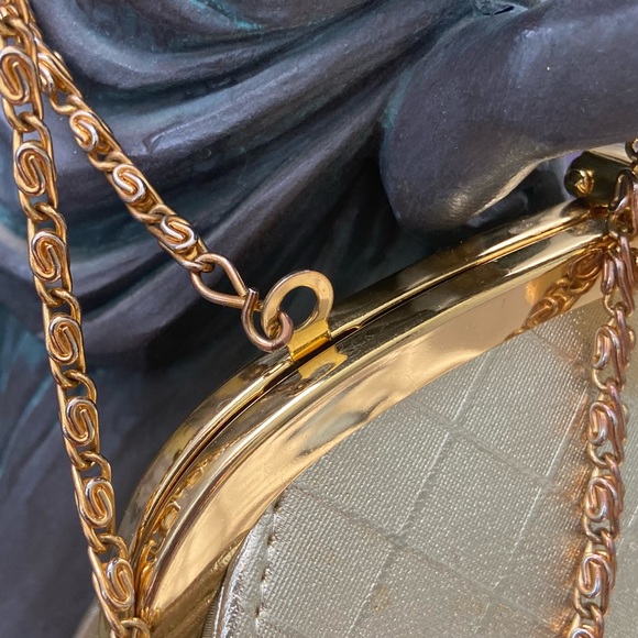 Vintage style women SM DESIGNS gold satin gold chain shoulder strap purse. Used. - Picture 6 of 10